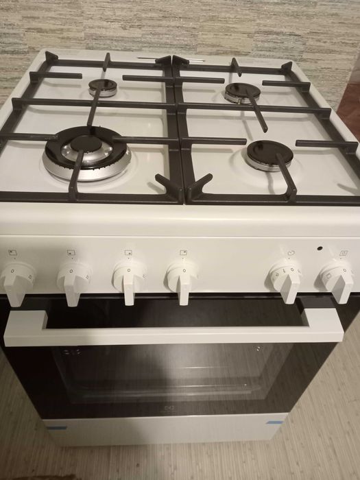 плита газовая,  Електролюкс, газ +газ,   LKG600011W,   60х60х85, новая