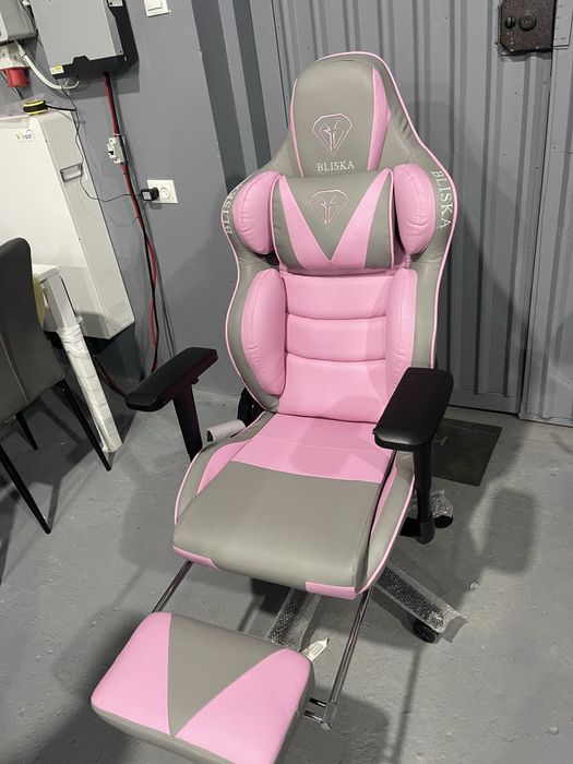 Офісне  крісло  для дівчат