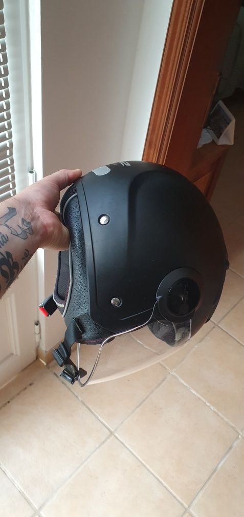 Vendo capacete novo, tamanho L