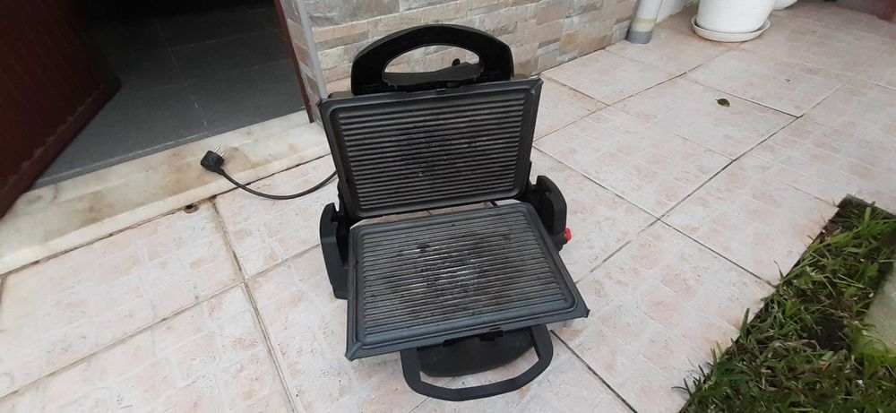 Grelhador usado em bom estado