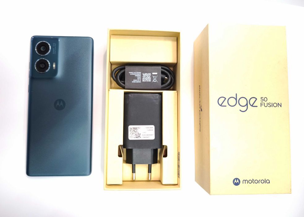 ПРОДАМ Смартфон Motorola Edge 50 Fusion 12/512GB Forest Blue