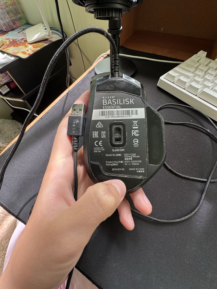 Мышка RAZER basilisk essential если быстро купите коврик в подарок