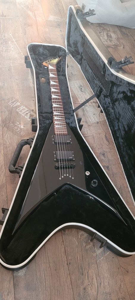Jackson King V Japan EMG 81 & 85