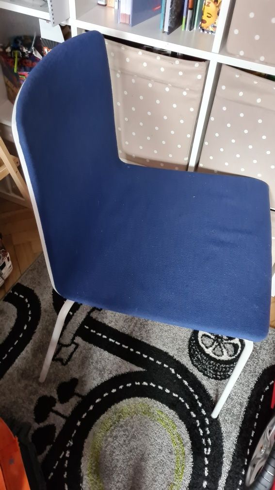 Krzesło niebieskie made in Italy firma Pedrali