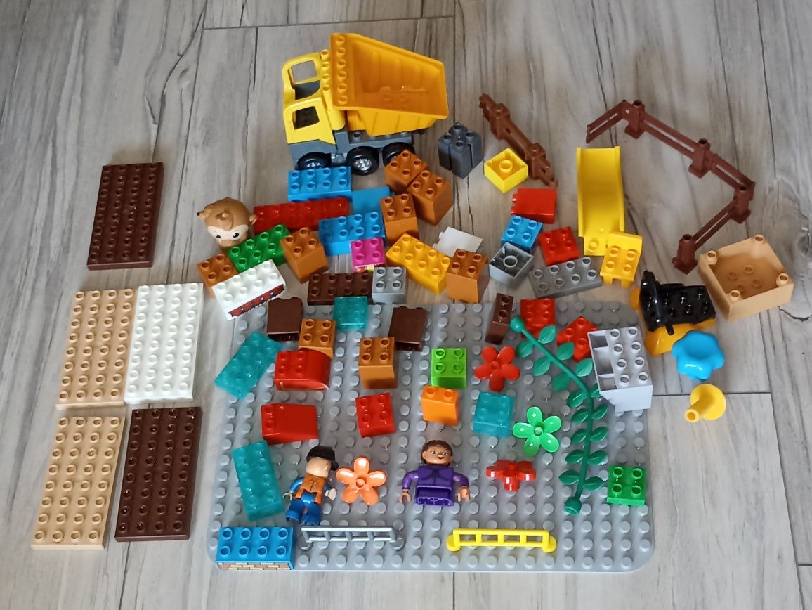 Mix klocków kompatybilnych z Lego Duplo ponad 1 kg płyty, figurki