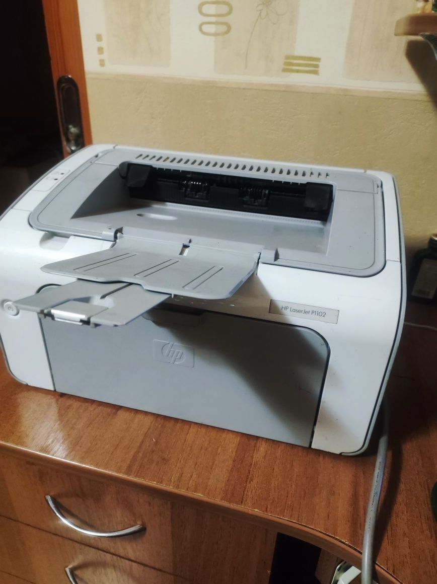 азерный принтер HP LaserJet p1102