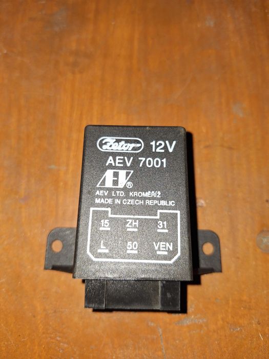 Regulator przekaźnik świec żarowych zetor