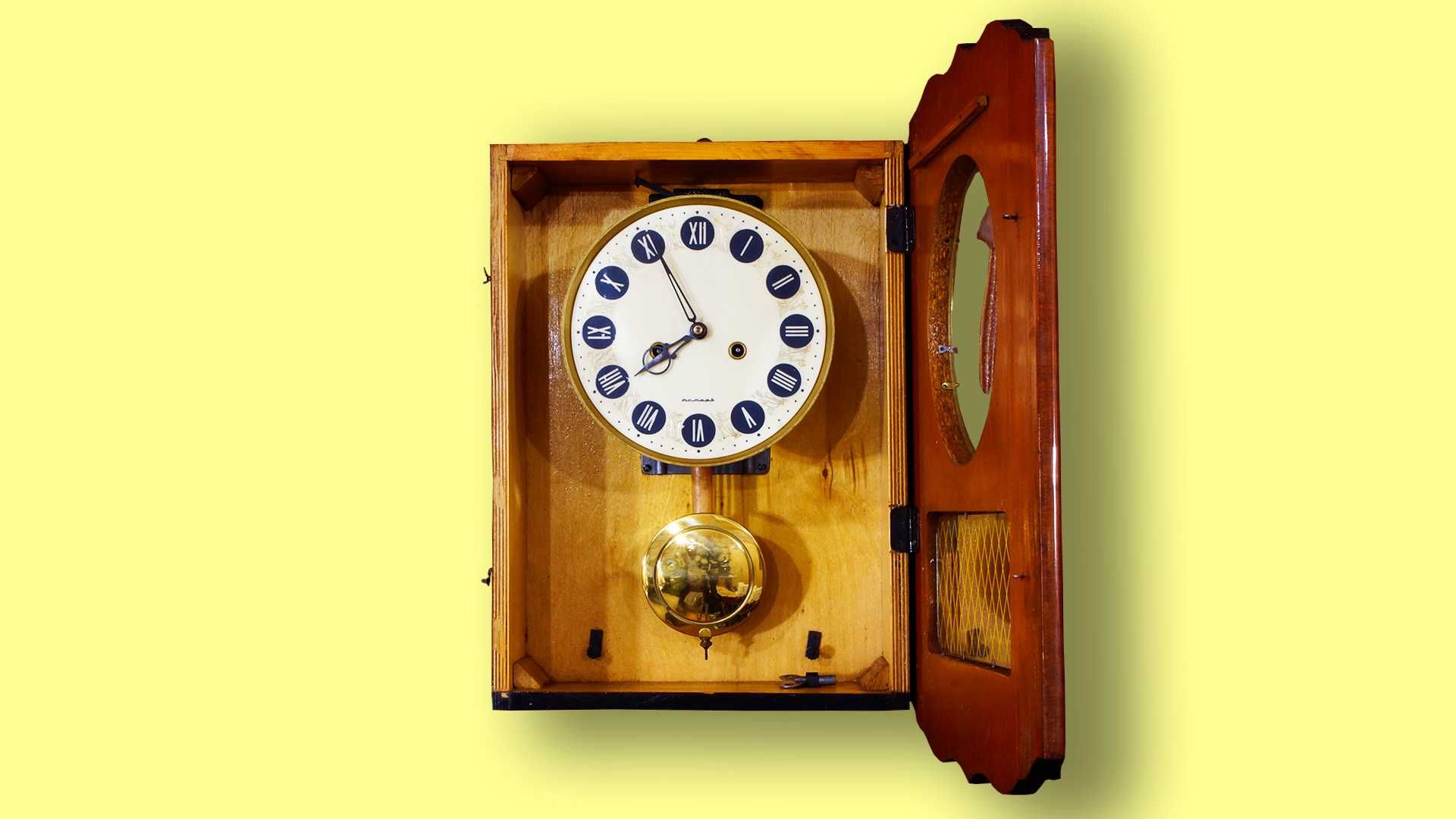 ОЧЗ-Янтарь.Настенные часы с боем.70-е годы.Состояние Идеал.Есть видео.