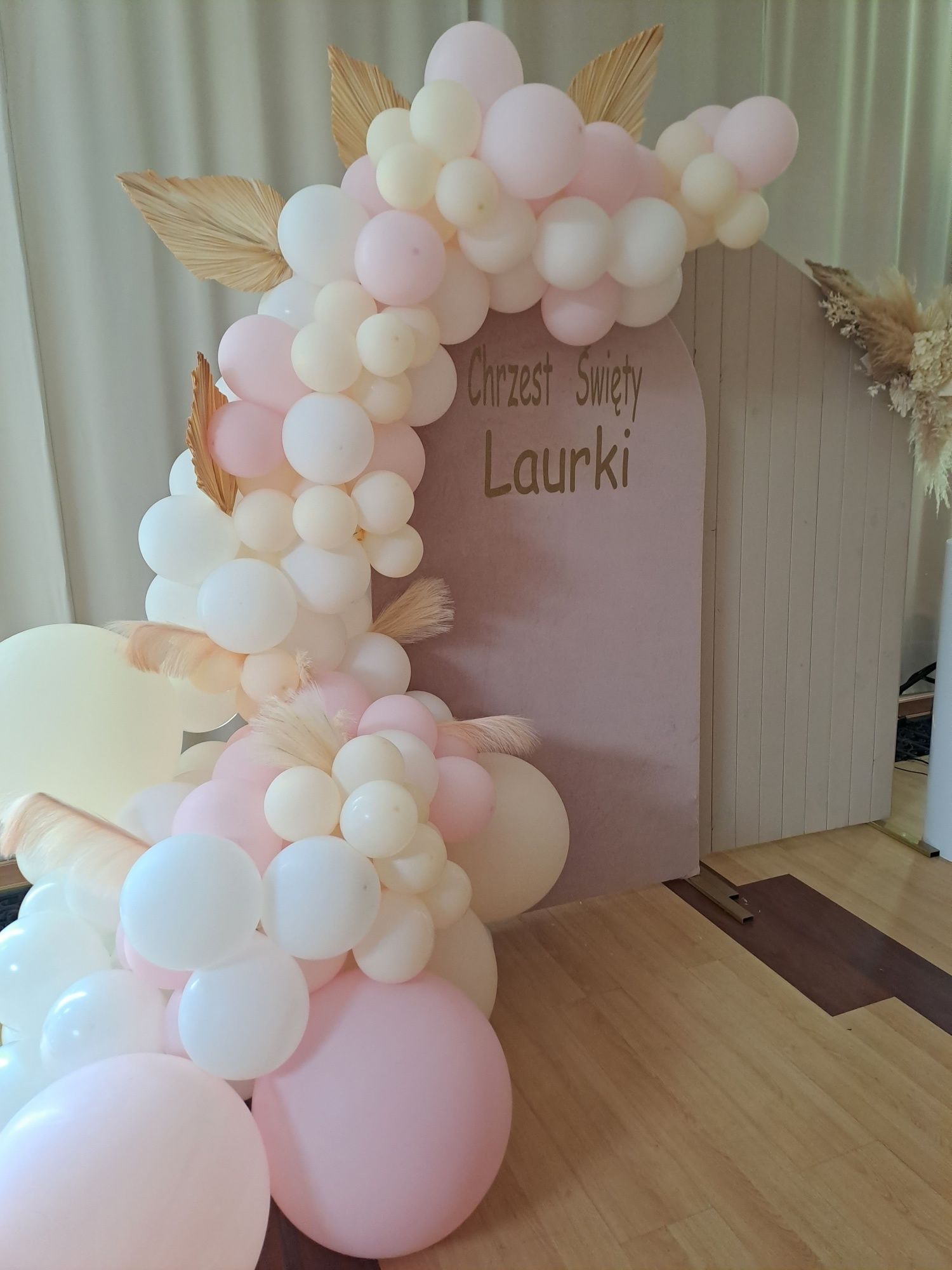 Balony ścianka balonowa chrzest roczek komunię boho kwiaty