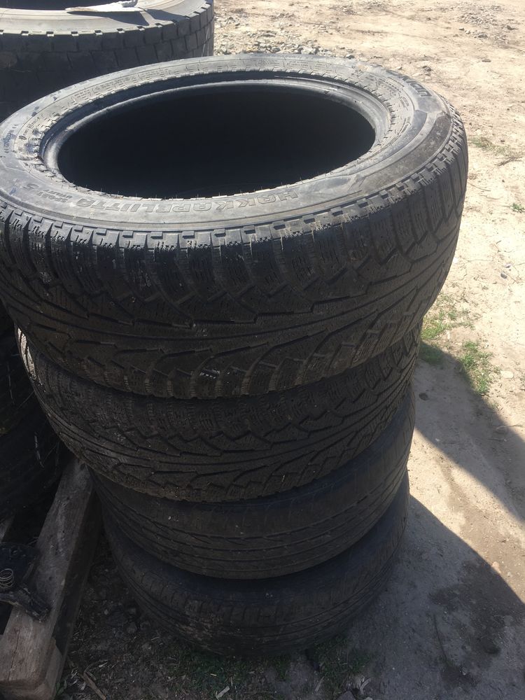 Комплект гуми резины nokian 275/55 R20 XL