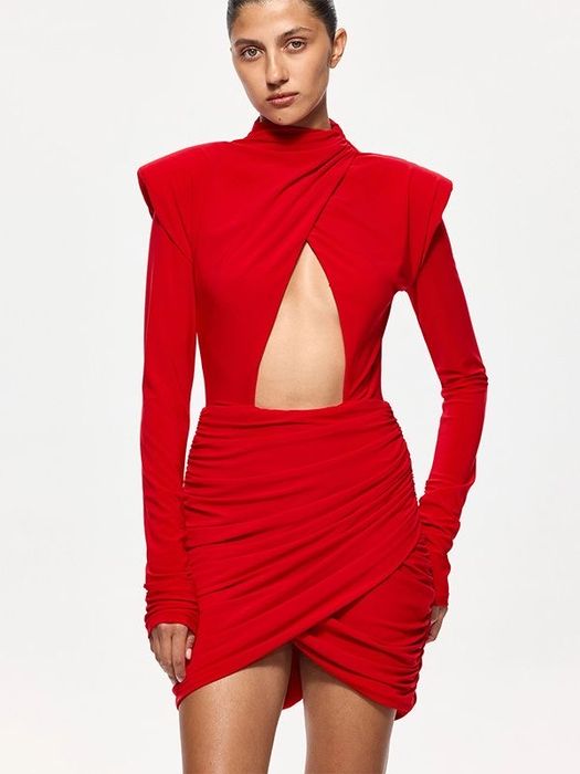 Сукня чорна та червона