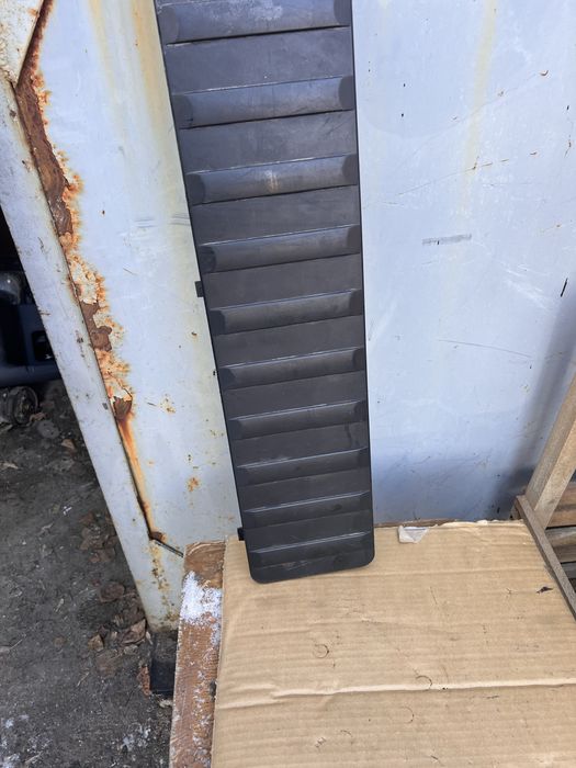 Обшивка багажника, пластик багажника bmw x5 e53 х 5 е 53