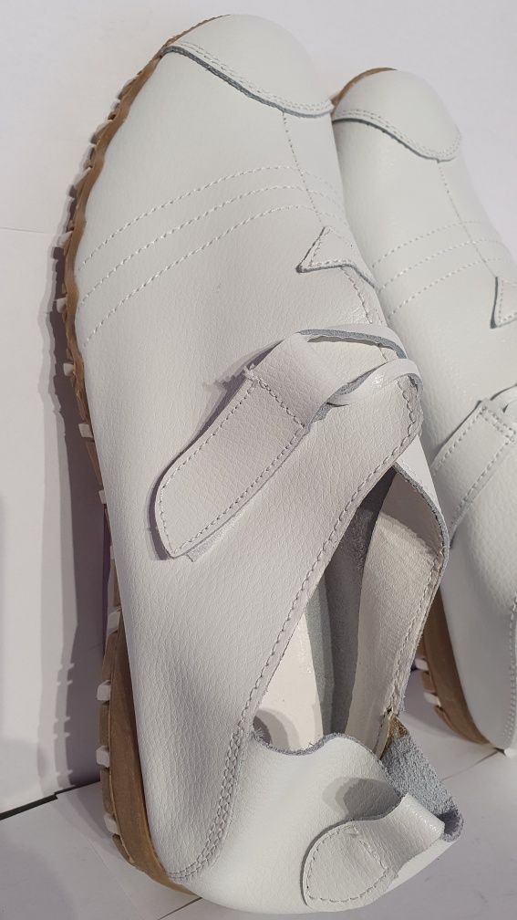 Buty nowe damskie wsuwane białe niemieckiej marki Bonprix rozmiar 44