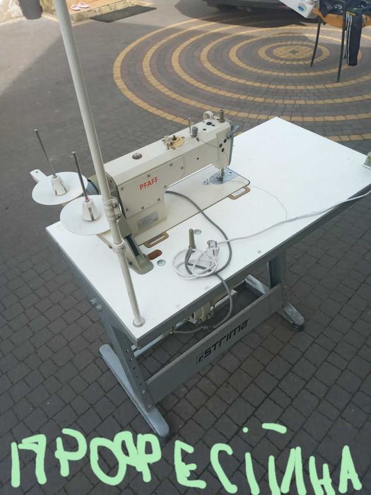 Професійна швейна машинка   
 praff 1163