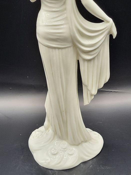Porcelanowa figurka Diana Royal Worcester