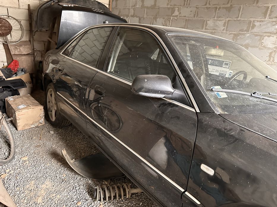 Розбір Audi a8d2 3.3tdi 2001 року