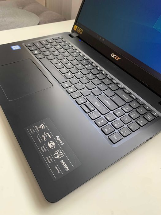 Laptop Acer i3-7th. DDR4-8Gb SSD-256Gb Bateria 5H Jak nowy!!