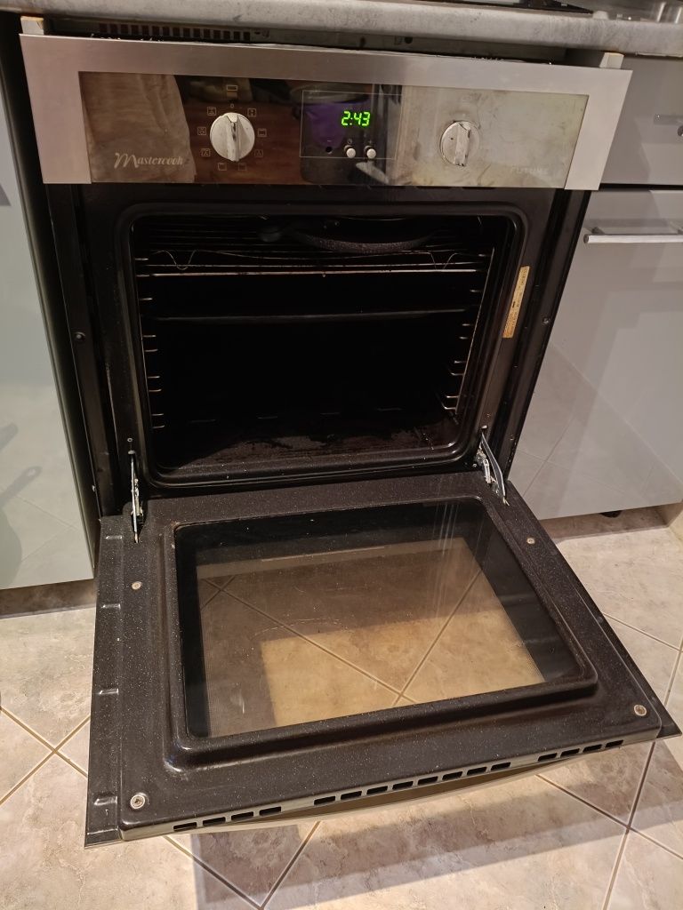 Piekarnik elektryczny do zabudowy. Mastercook.