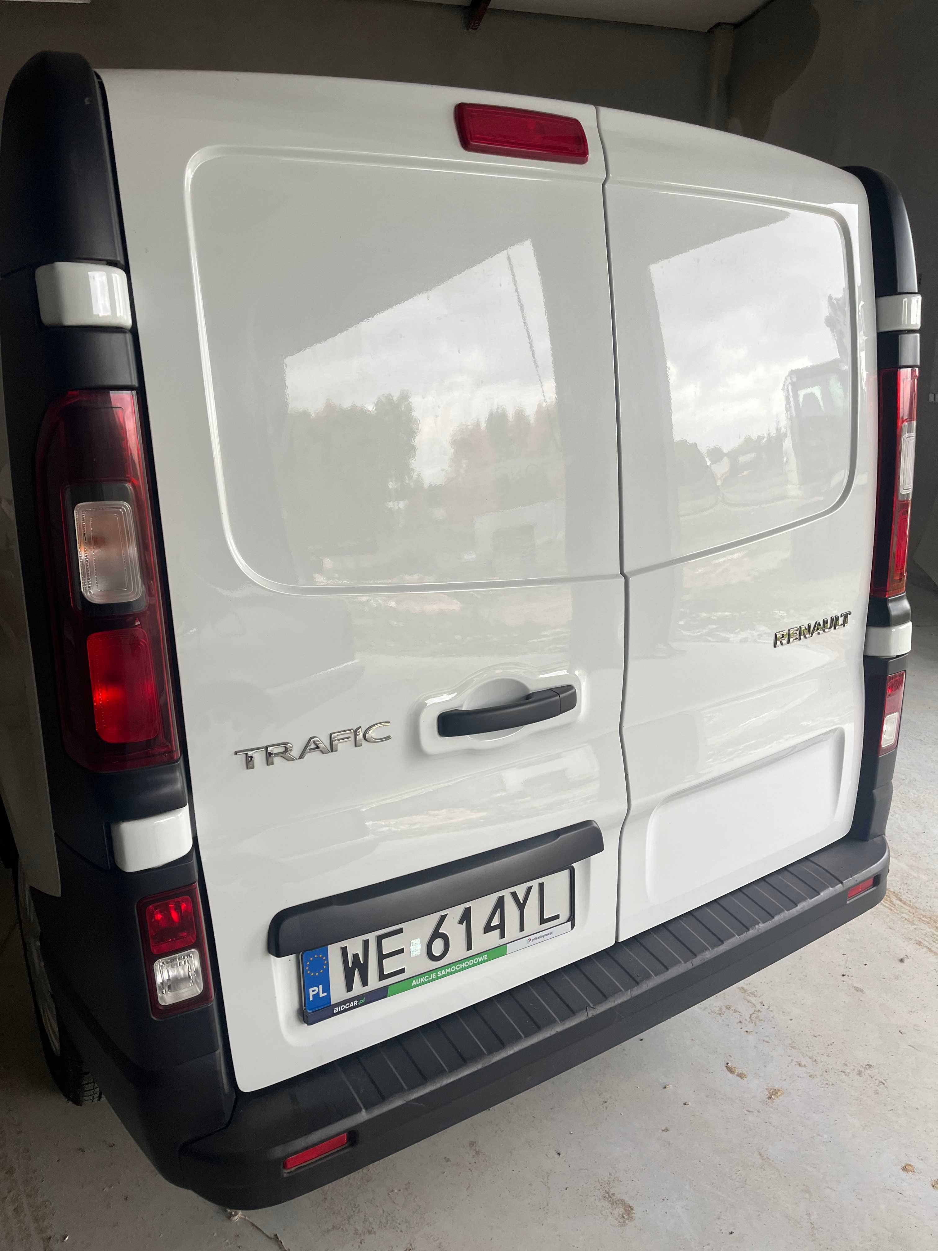 Renault Trafic Vivaro  long Furgon Blaszak Jak Nowy 2020r
