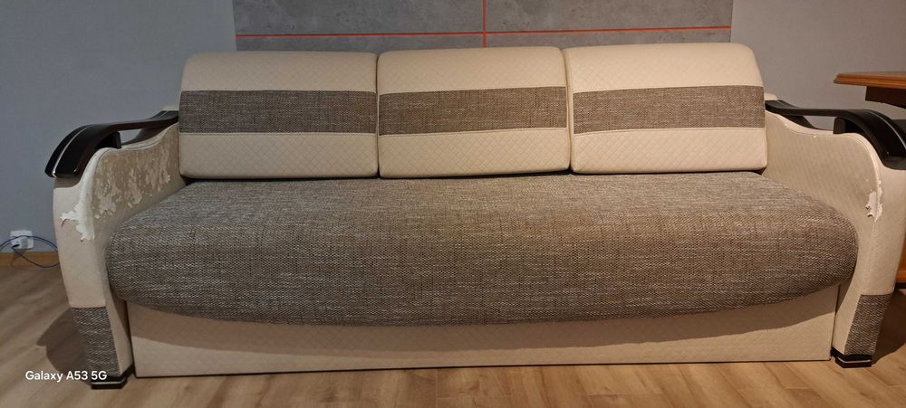 Sofa -kanapa 2 osobowa. Rozkładana ze skrzynią na pościel