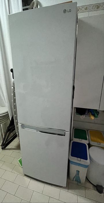 Frigorífico Combinado LG GBB61SWGFN — No Frost