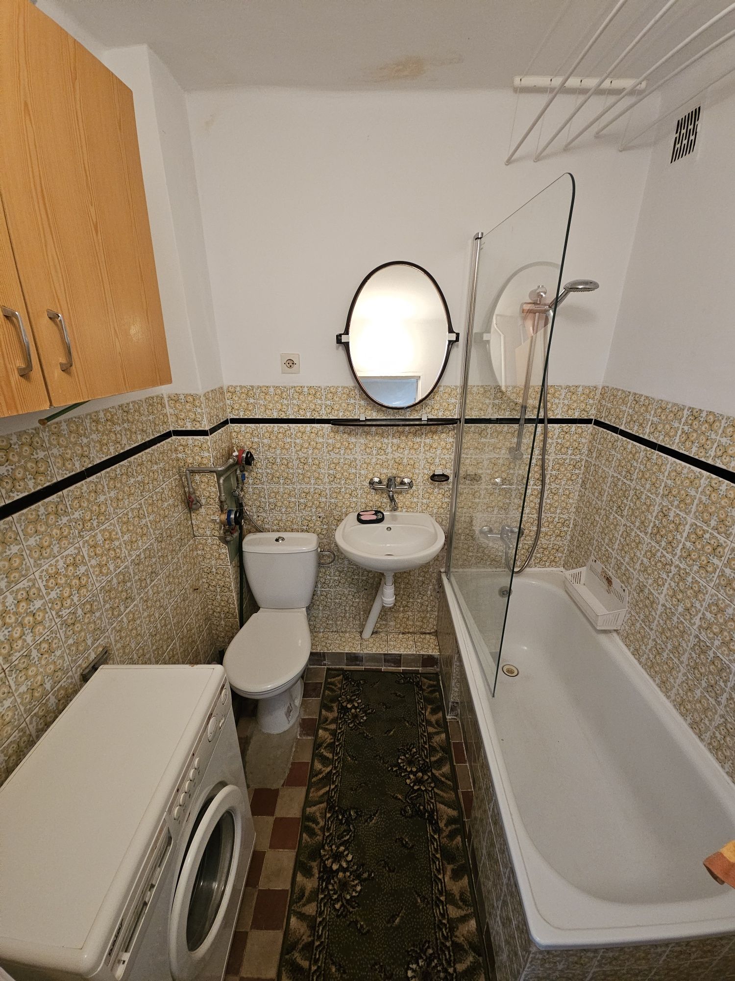 Apartament w stylu PRL (oryginalne przedmioty i meble)