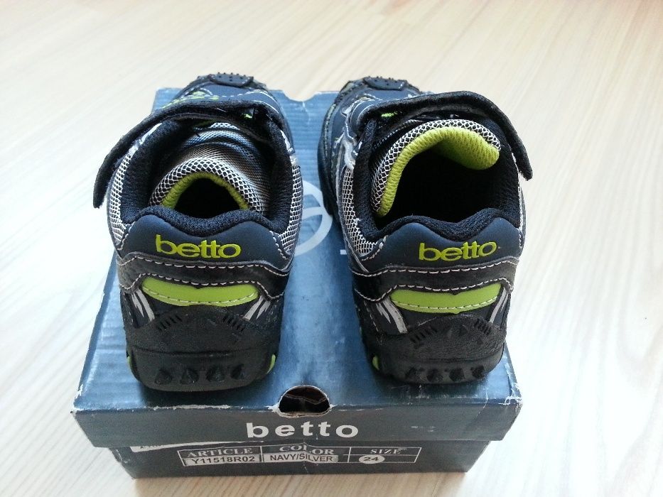 Демисезонные кроссовки для мальчика Betto р.23(стелька 15см.)