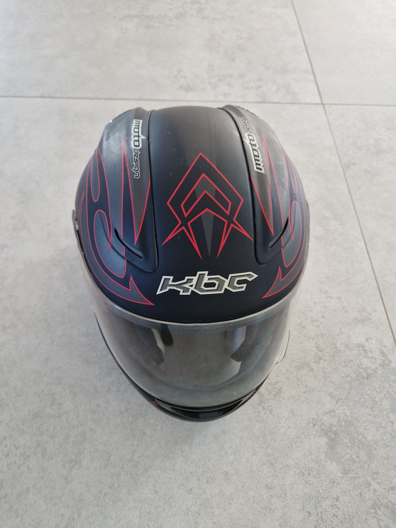 Kask na motocykl. KBC VR-1x Tribal