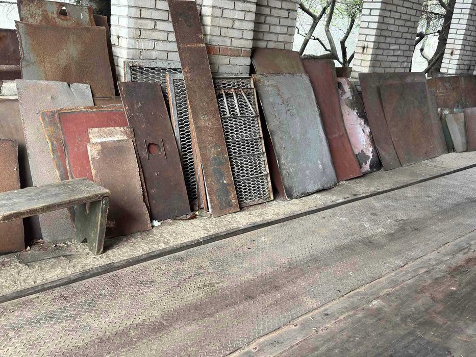 Продам АРМАТУРУ,трубу б/в , швелери б/в, решітки, лист, ворота, ресори