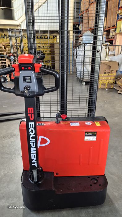 Porta paletes eletrico staker