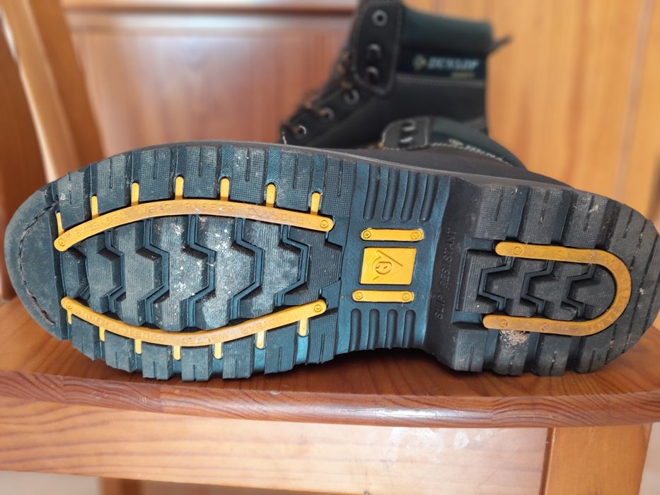 Dunlop safety steel toe número 44
