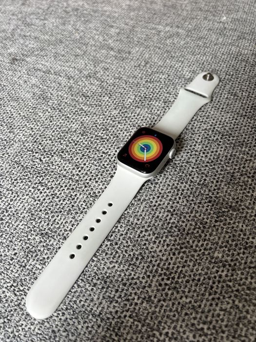 Apple Watch Series 5 40mm Srebrny
