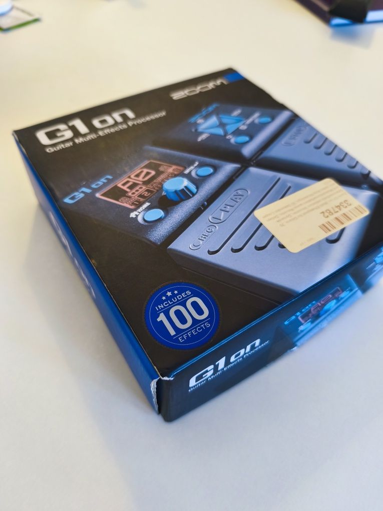 Zoom G1 on guitar processor