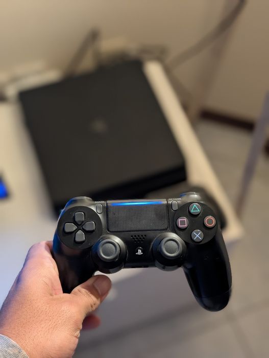 Ps4 Slim 1 TB - 2 Comandos Originais