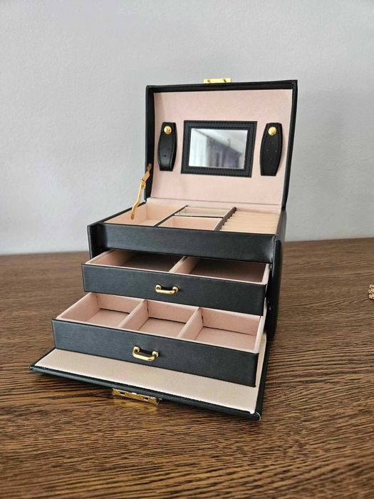 Kuferek na biżuterię organizer szkatułka na kolczyki czarny biżuteria