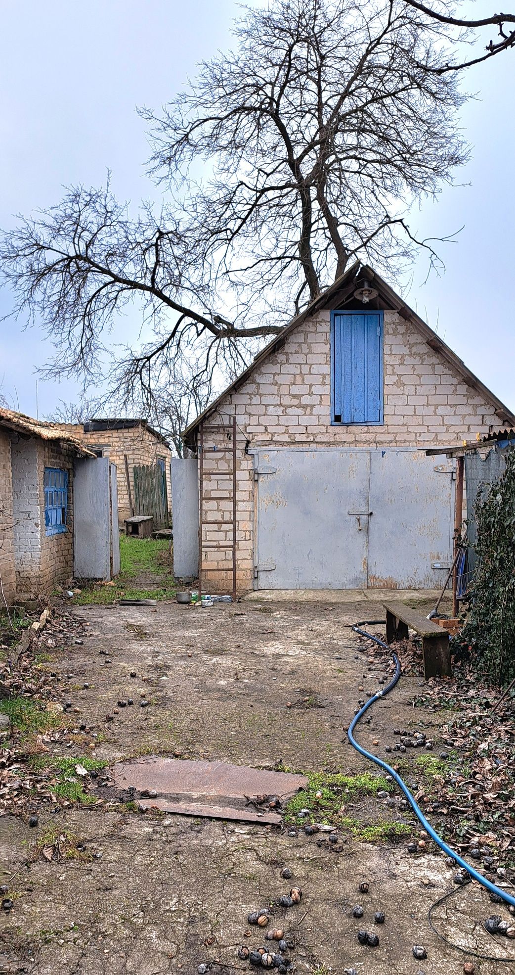 В с.Лозуватка, продам земельну ділянку з будинком під ремонт