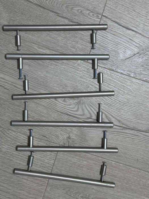 Металева мебельна ручка