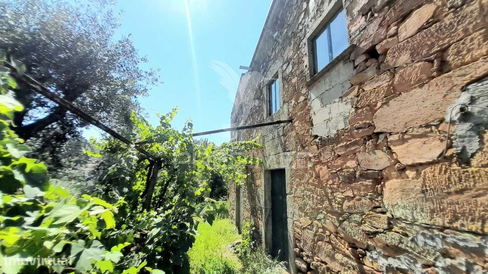 Moradia em Pedra P/Recuperar Souto da Casa