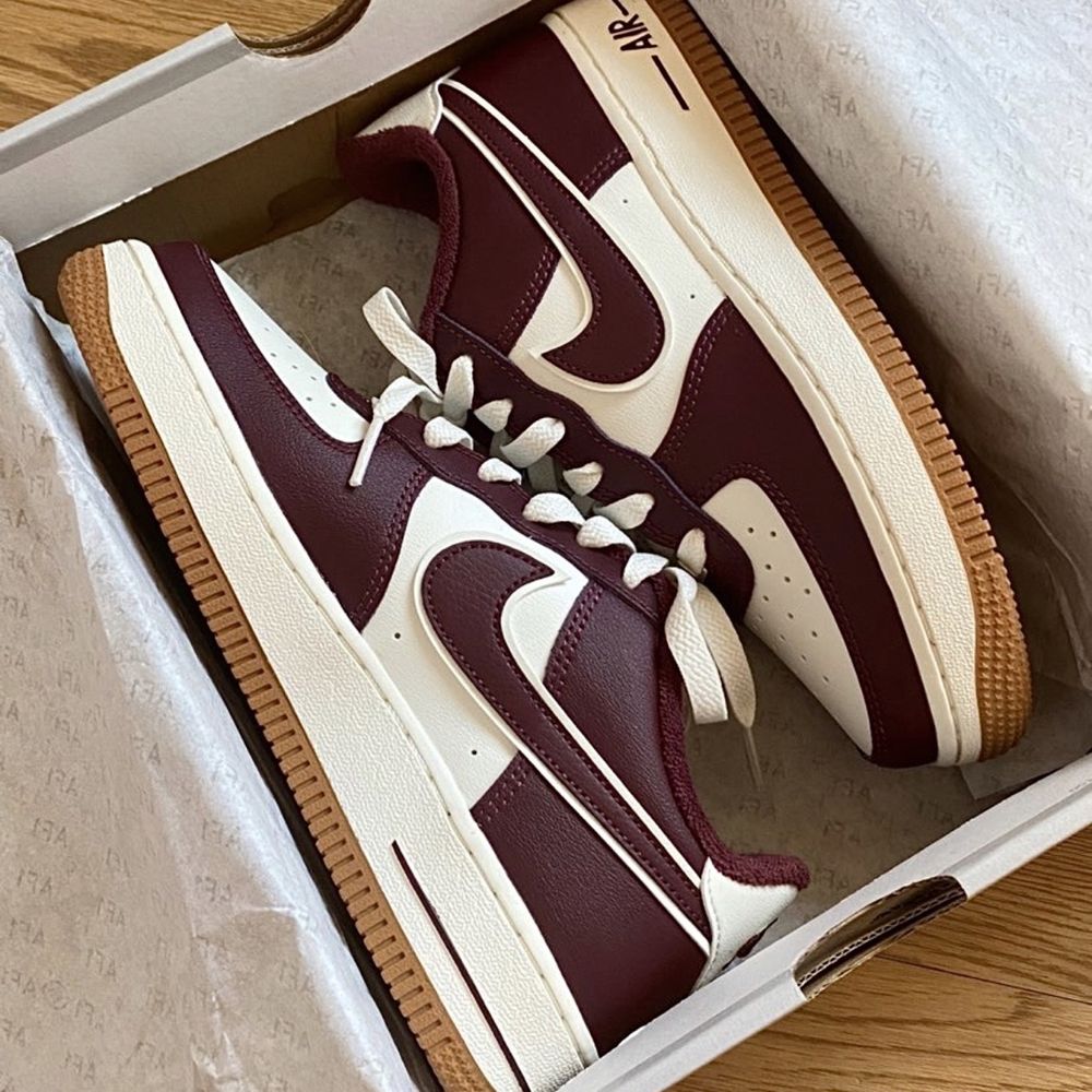 Кросівки чоловічі nike air FORCE 1 07 LV8 SE VARSITY CASUAL DQ7659-102