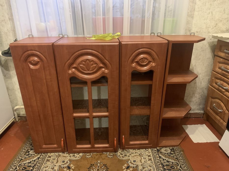 Кухня, верхні полички, стан 10/10