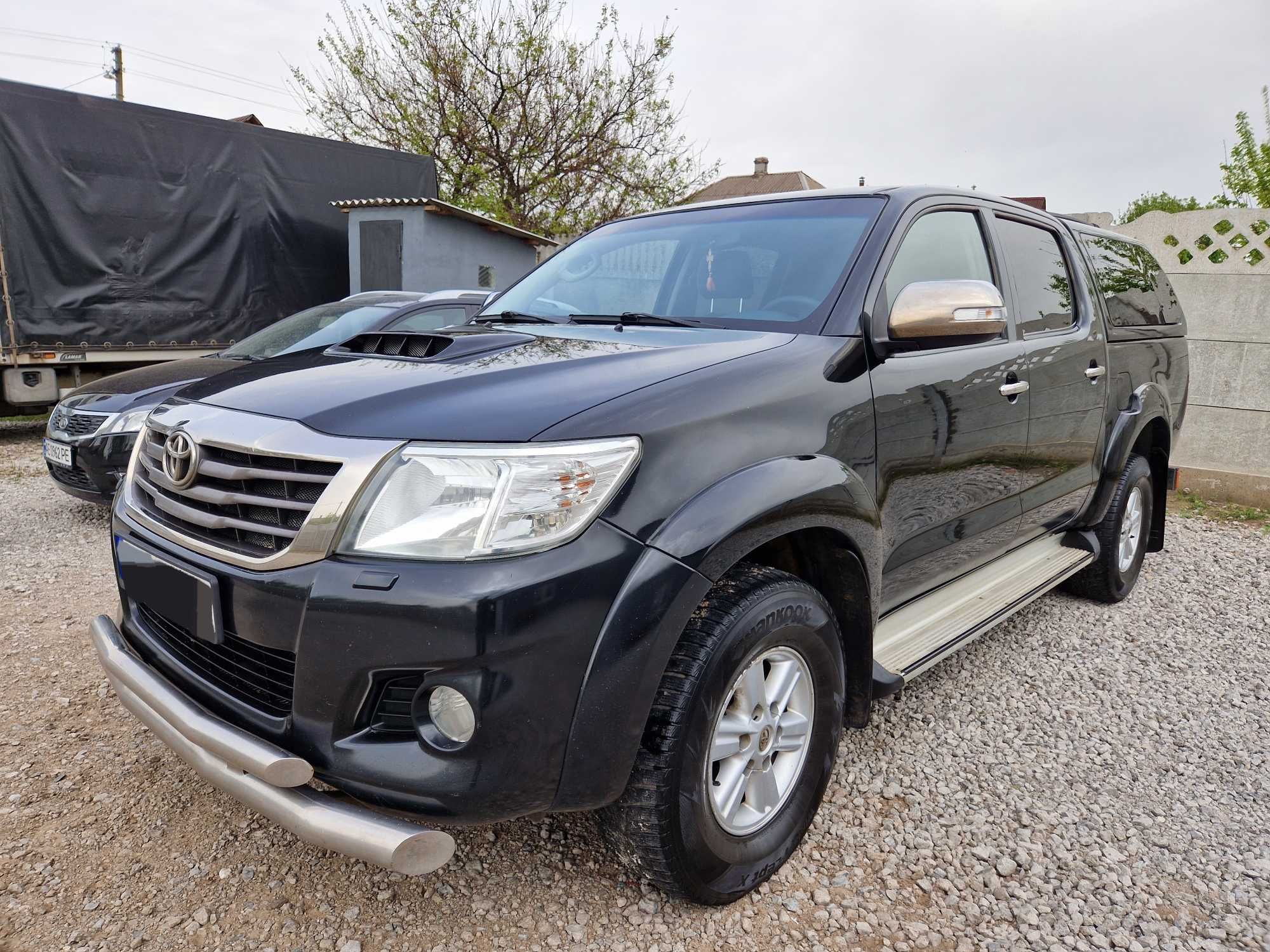 TOYOTA HILUX 2012 рік 2.5дизель механіка