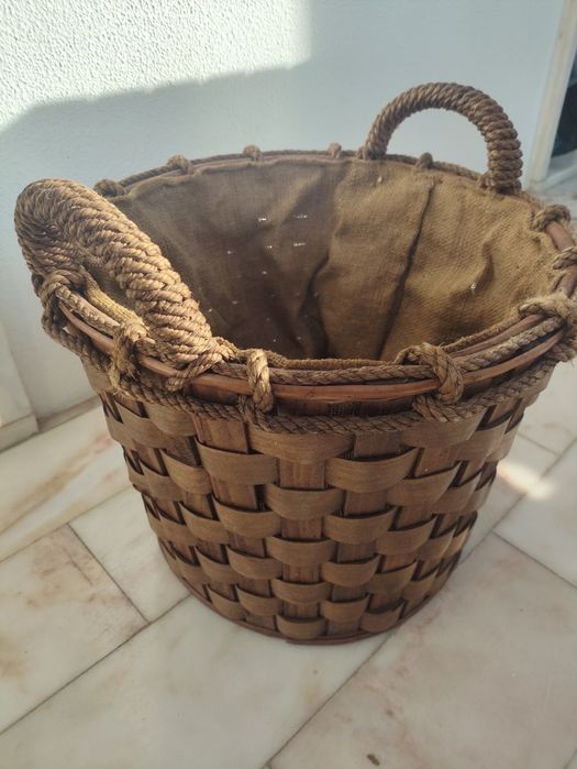 Cesto de lenha forrado