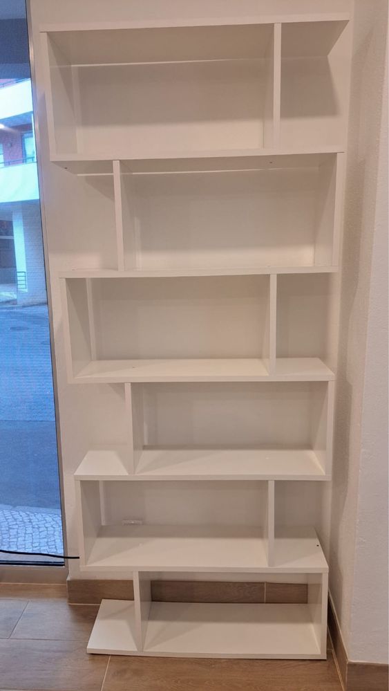Mobliario Loja em excelente estado
