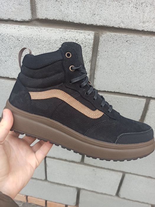 Зимние кожаные мужские ботинки на меху