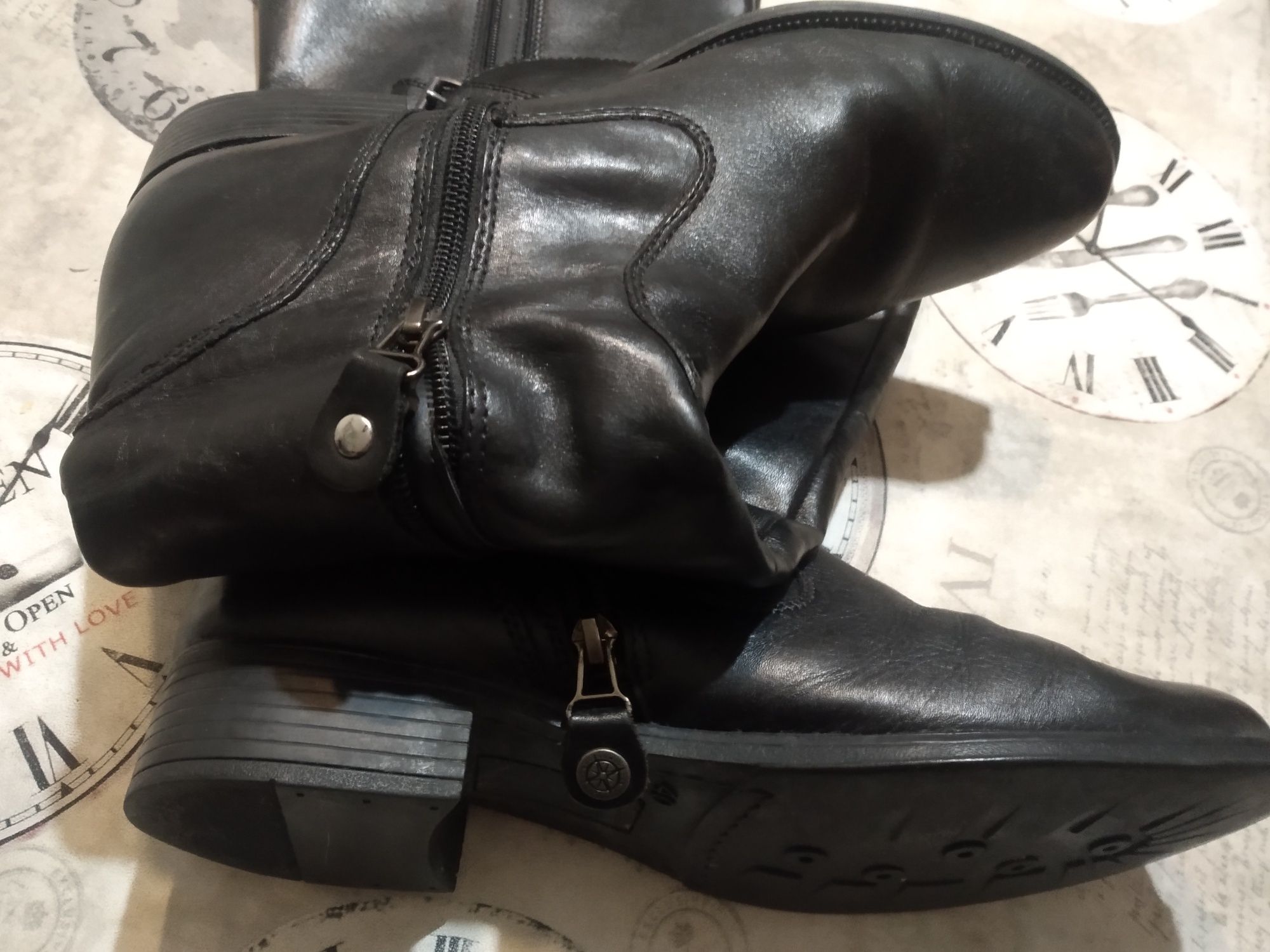 Vende.se botas pretas tamanho 40