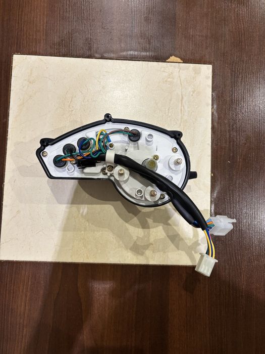 Панель приладів Spark