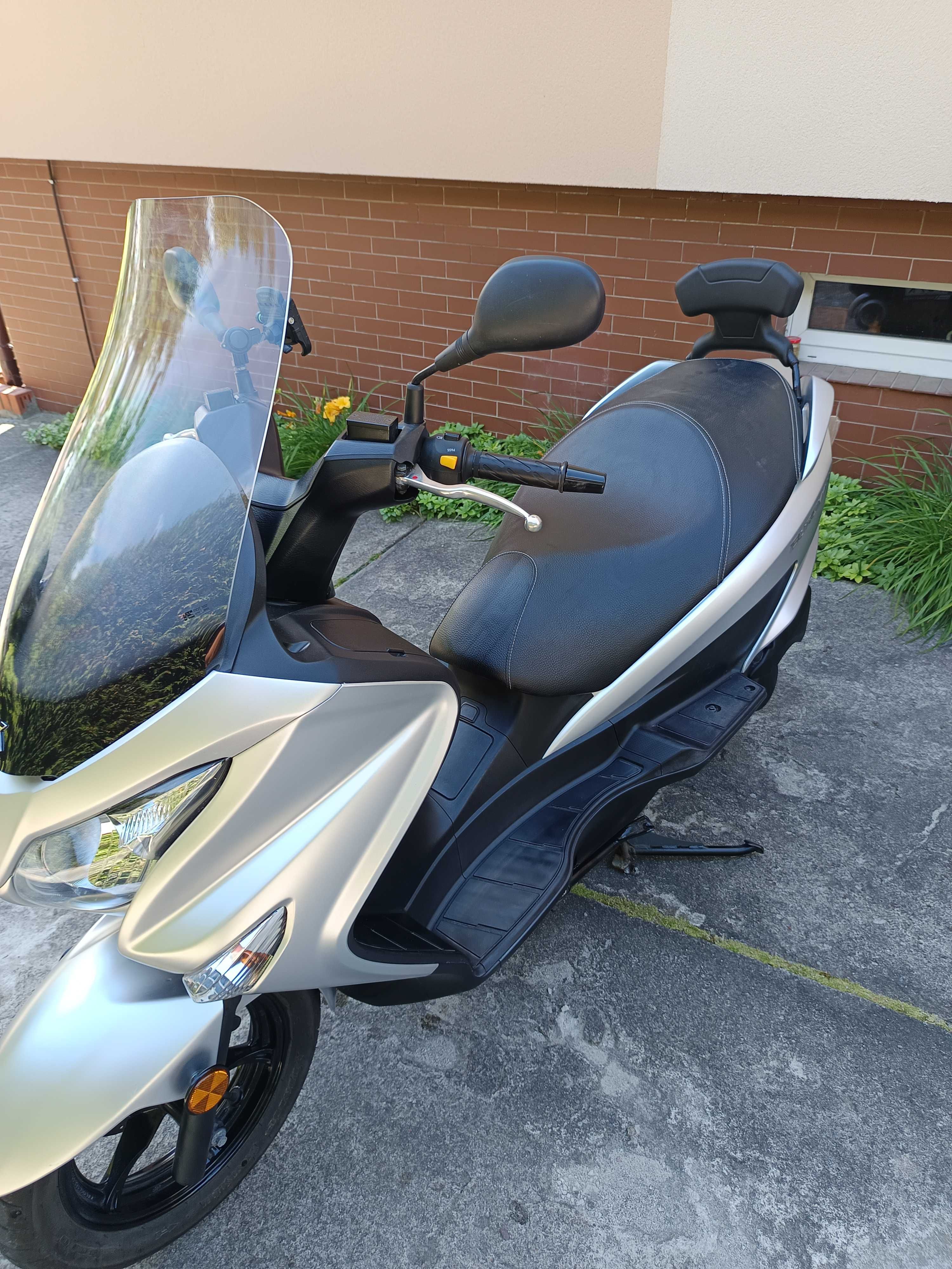 Suzuki Burgman 125