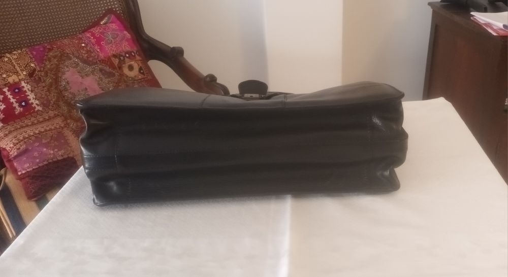 Pasta executiva preta em couro