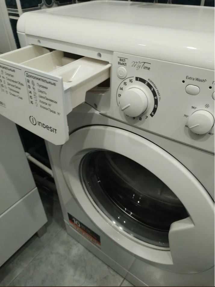 Продам пральну машину Індезит вузька 40 см