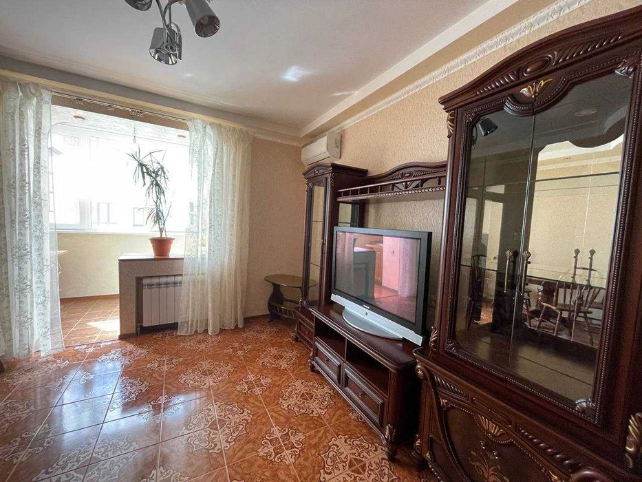 Сдам большую 1-комнатную на Сахарова